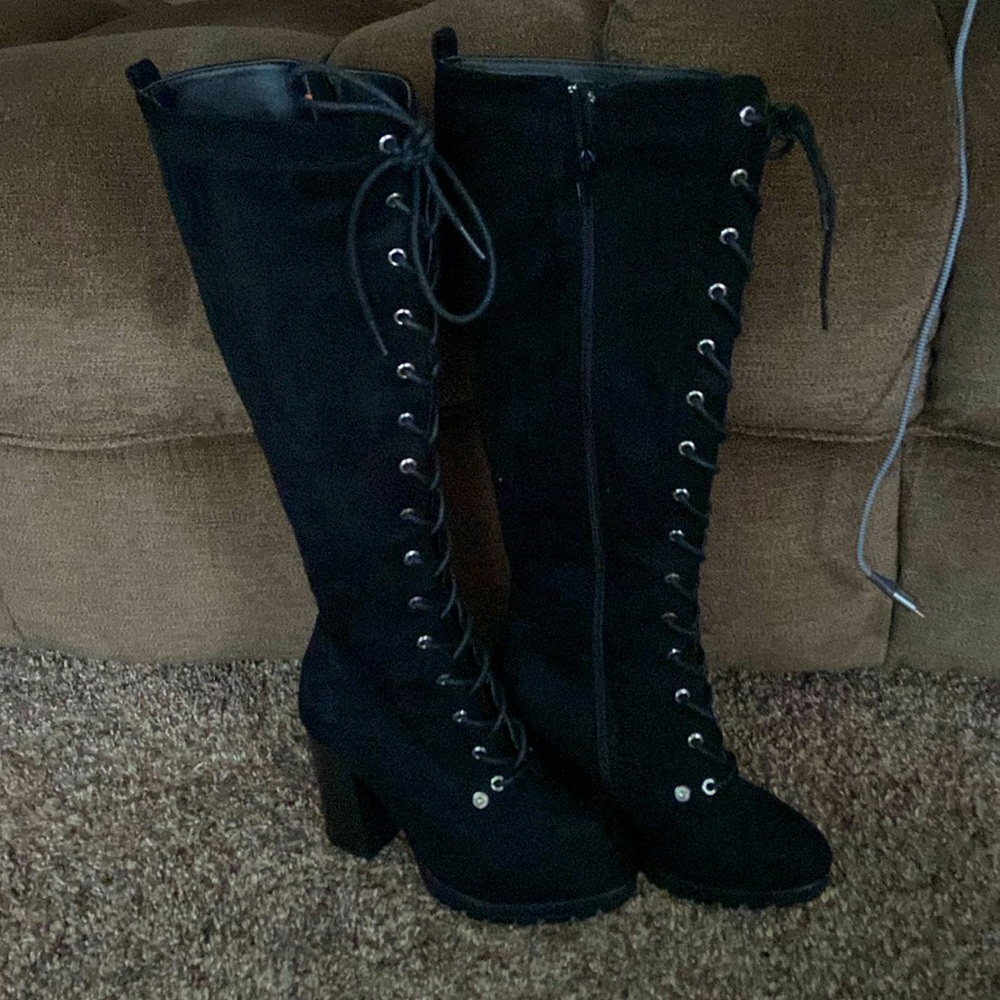 NEW knee high velvety soft black boots, never worn size 6